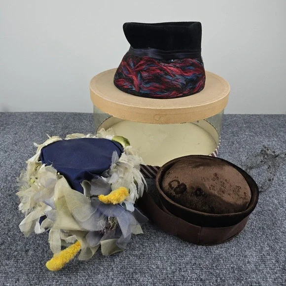 Lot of 3 Vintage Women's Cocktail Fascinator Hats + Box Needs Cleaning & Shaping - Picture 1 of 16